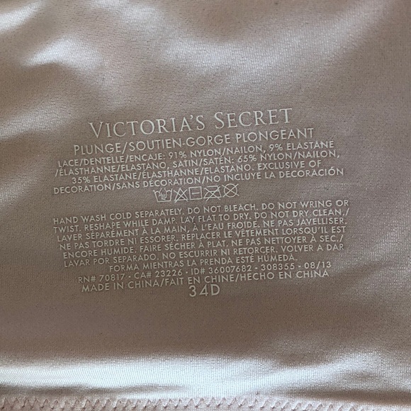 LIKE NEW!! Victoria’s Secret Plunge Bra - Picture 3 of 6